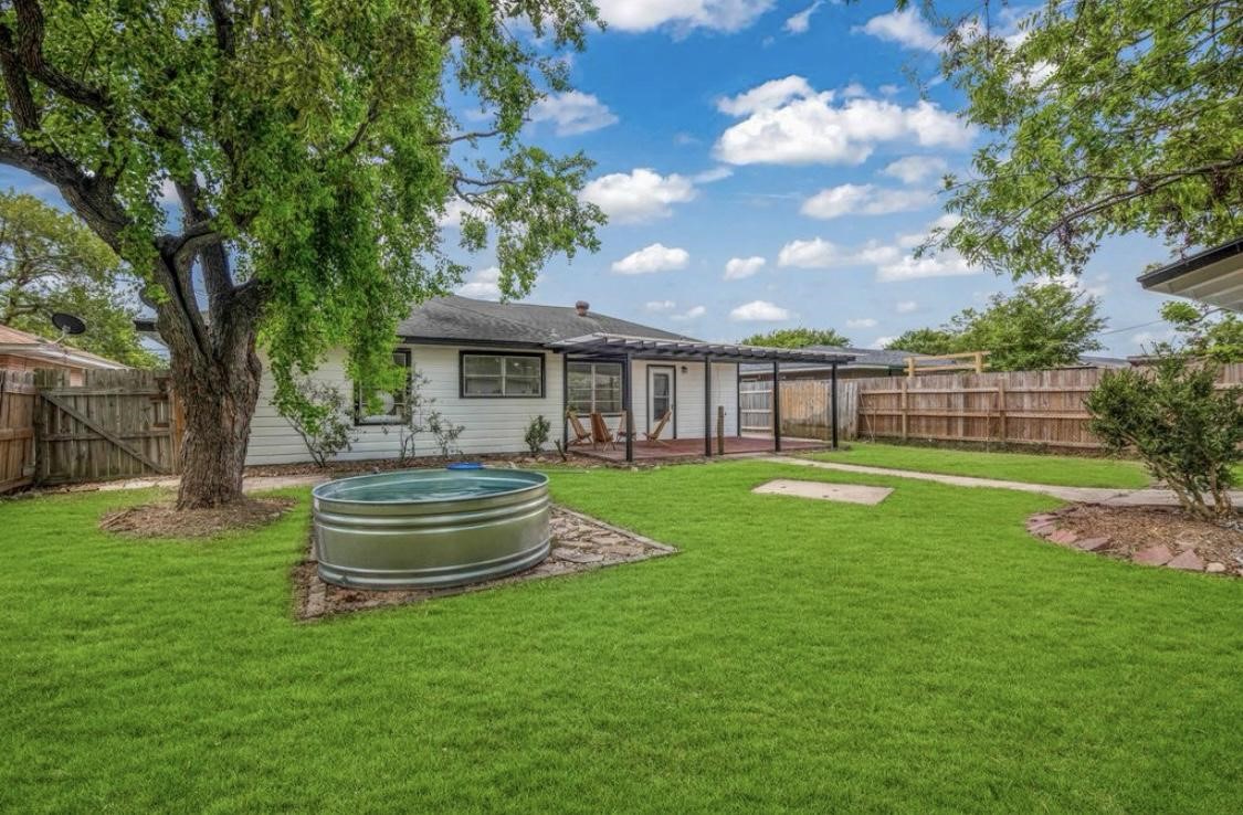 1412 West 10th Street Freeport, TX 77541 - Photo 3 of 26