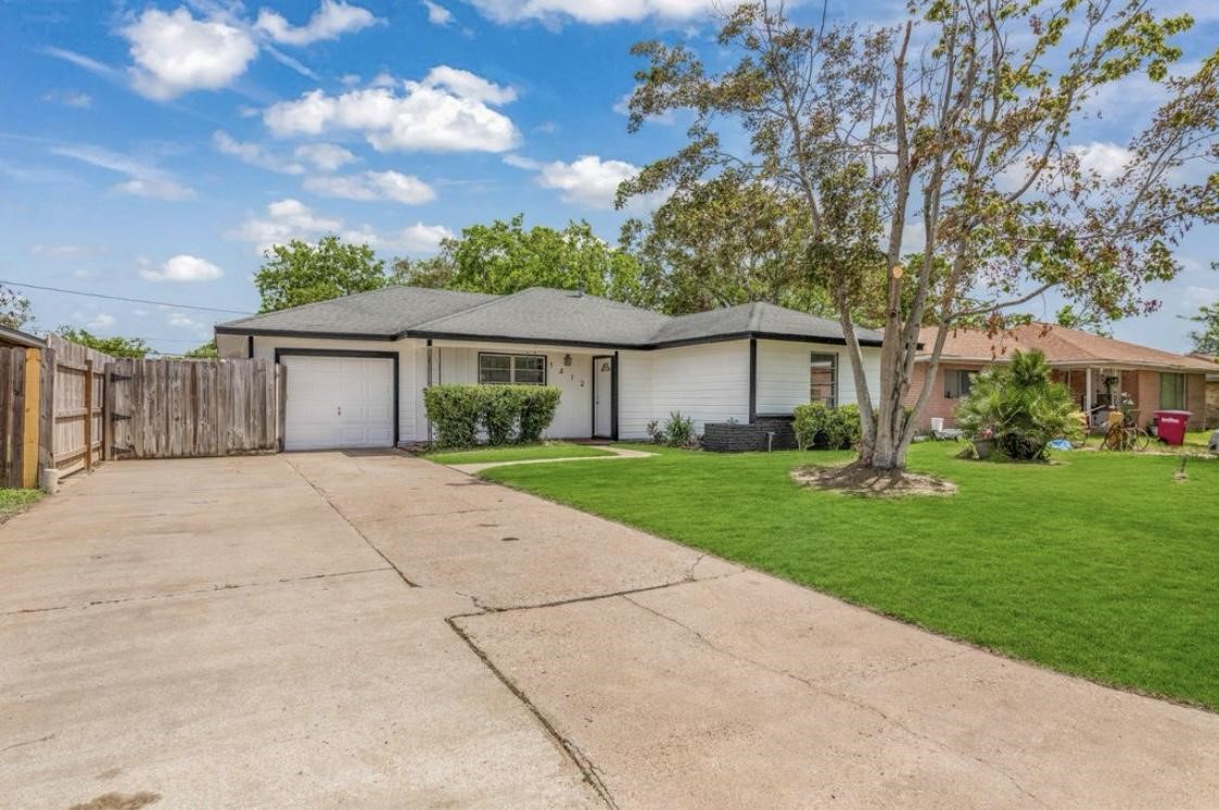 1412 West 10th Street Freeport, TX 77541 - Photo 6 of 26