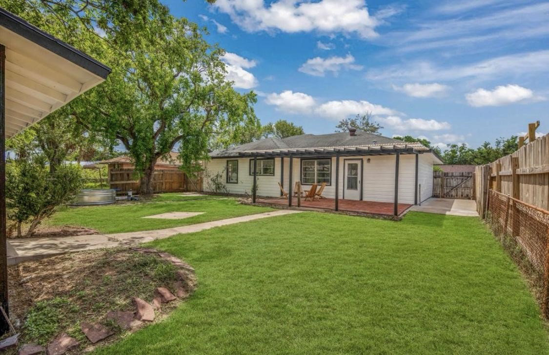 1412 West 10th Street Freeport, TX 77541 - Photo 7 of 26