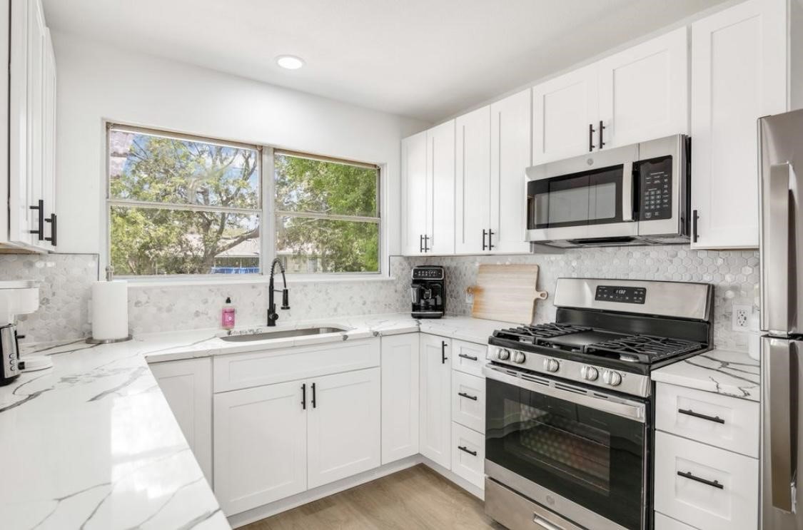 1412 West 10th Street Freeport, TX 77541 - Photo 8 of 26