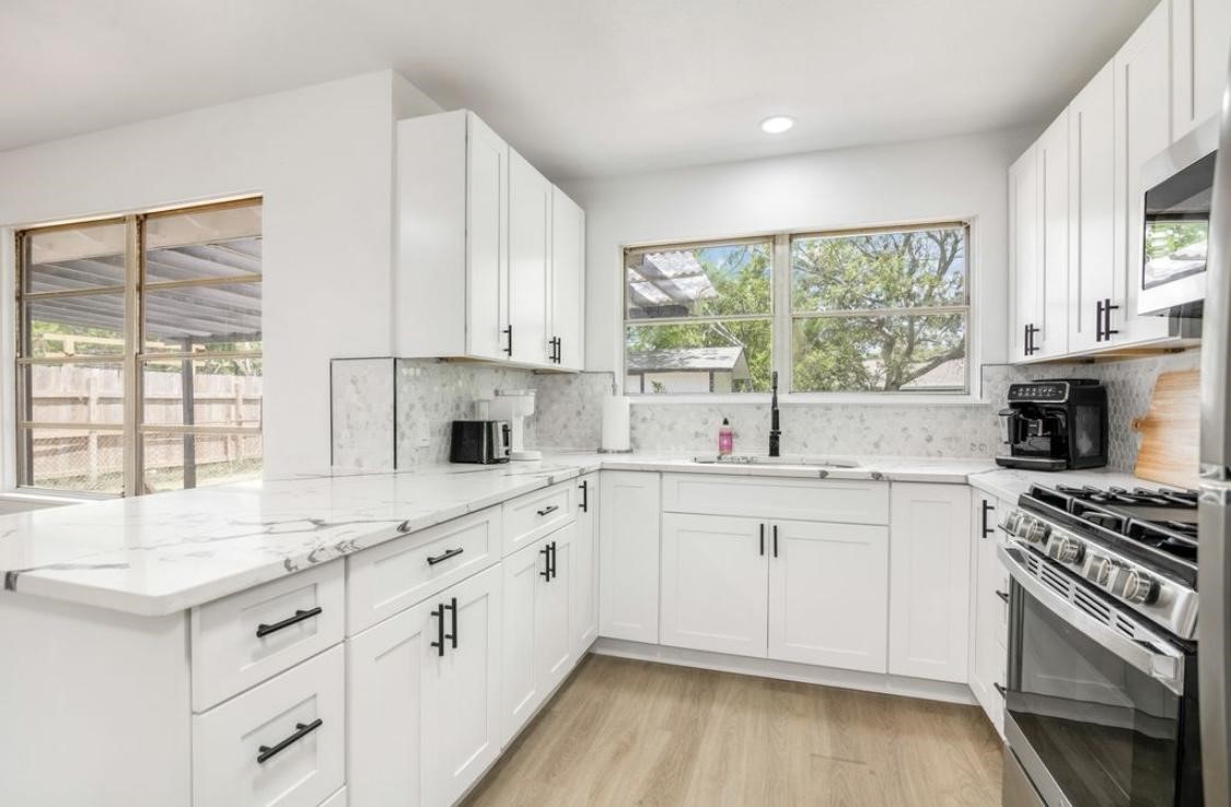 1412 West 10th Street Freeport, TX 77541 - Photo 9 of 26