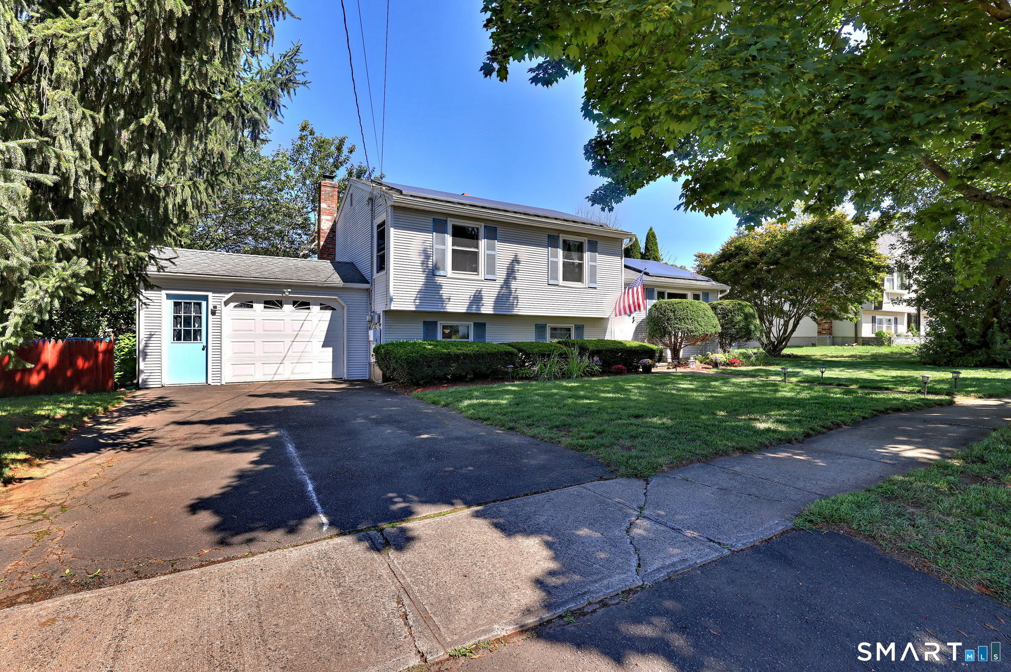 6 Ferguson Road Hamden, CT 06518 - Photo 2 of 35