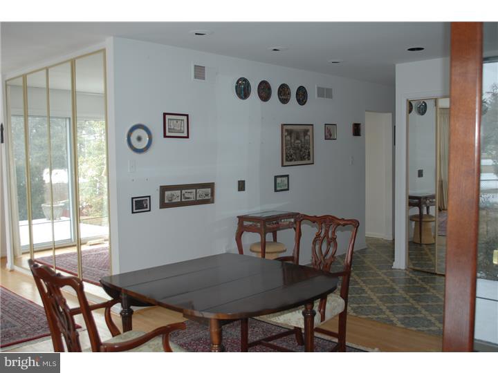 2011 Surrey Road Oreland, PA 19075 - Photo 6 of 10