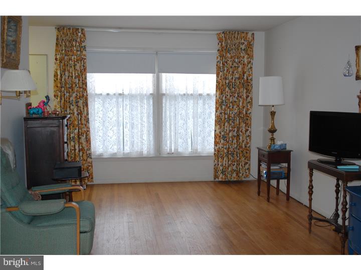 2011 Surrey Road Oreland, PA 19075 - Photo 8 of 10