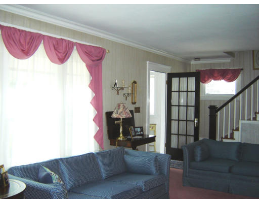 15 Hanna Road Worcester, MA 01602 - Photo 2 of 13 Gallery Image 2