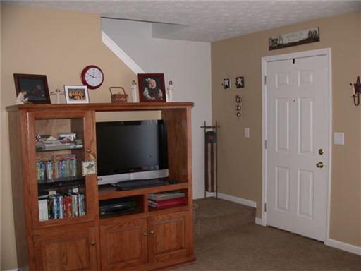 276 Englewood Road Springfield, OH 45503 - Photo 2 of 18 Gallery Image 2