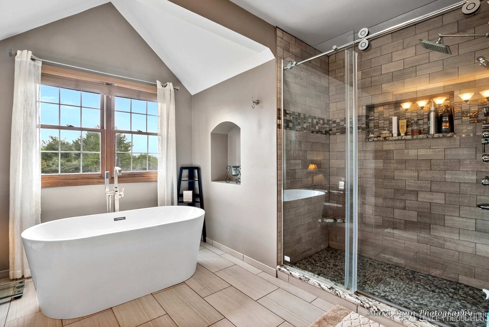 7N265 Ridge Line Road St. Charles, IL 60175 - Photo 28 of 46 a bathroom with a bathtub and shower