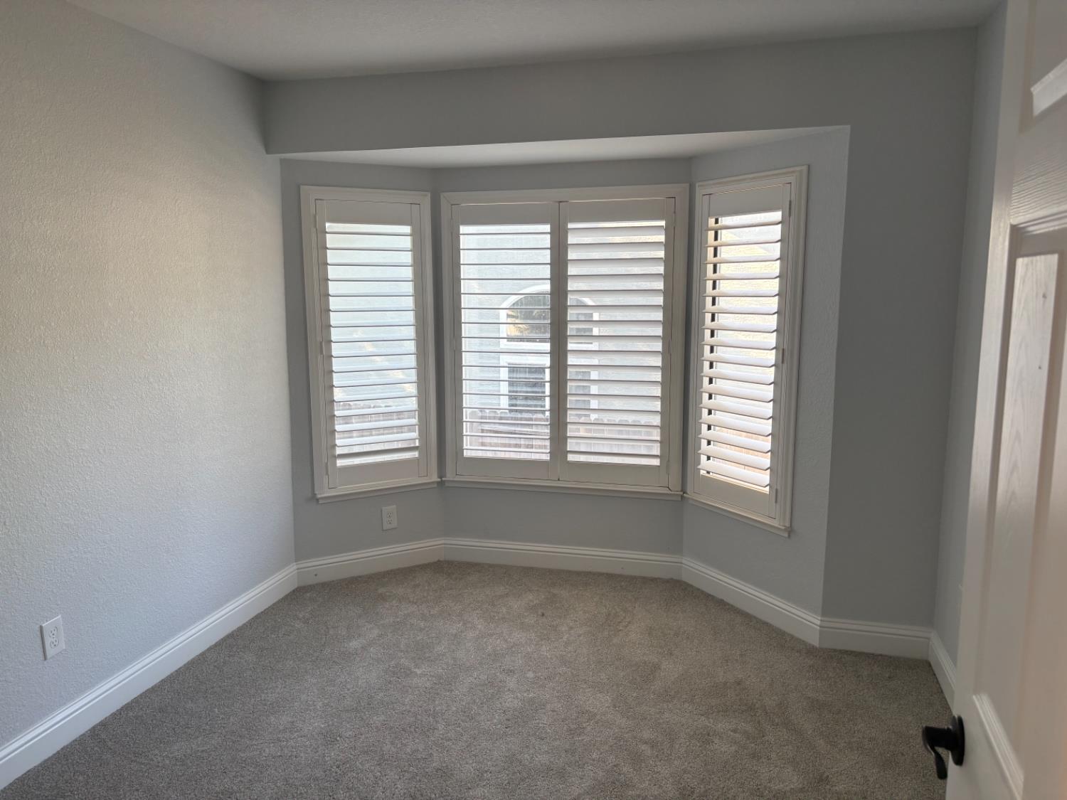 8111 Aztec Way Antelope, CA 95843 - Photo 14 of 17 an empty room with a window