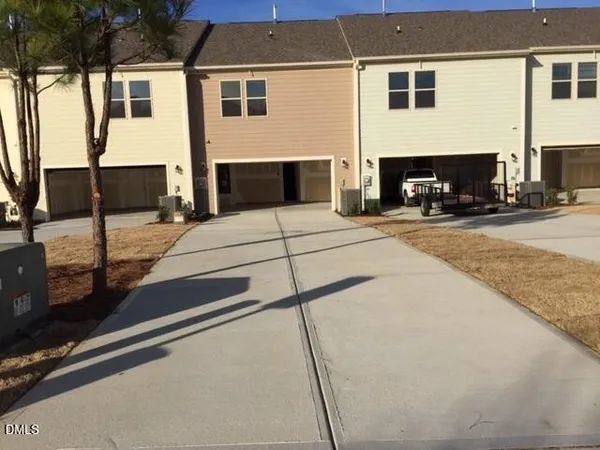 $1,695 | 1323 Lakestone Village Lane, Fuquay-Varina, NC 27526