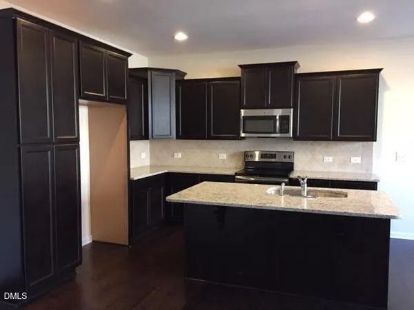 $1,695 | 1323 Lakestone Village Lane, Fuquay-Varina, NC 27526