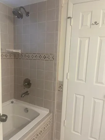$2,200 | 9501 Seagrape Drive, Unit 403, Davie, FL 33324
