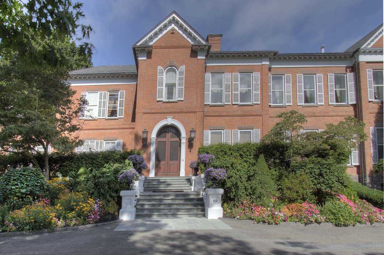 124 Martins Lane Red Hook, NY 12571 - Photo 2 of 29