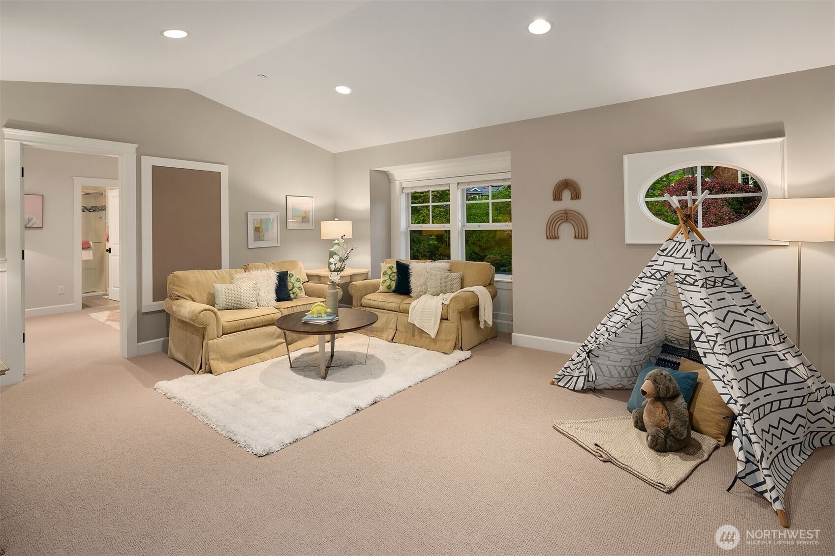 3207 107th Avenue Southeast Bellevue, WA 98004 - Photo 26 of 37 Gallery Image 26