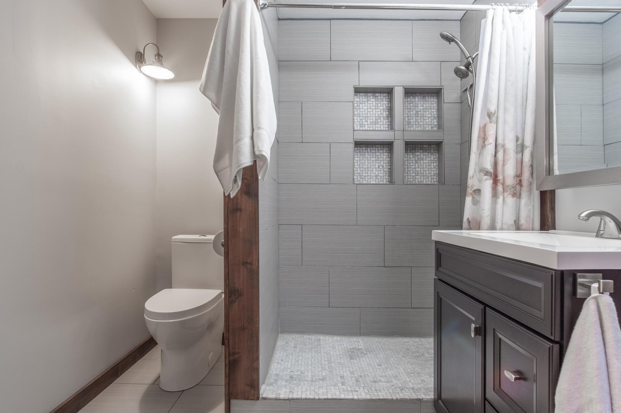 10155 Helena Drive Granger, IN 46530 - Photo 14 of 35