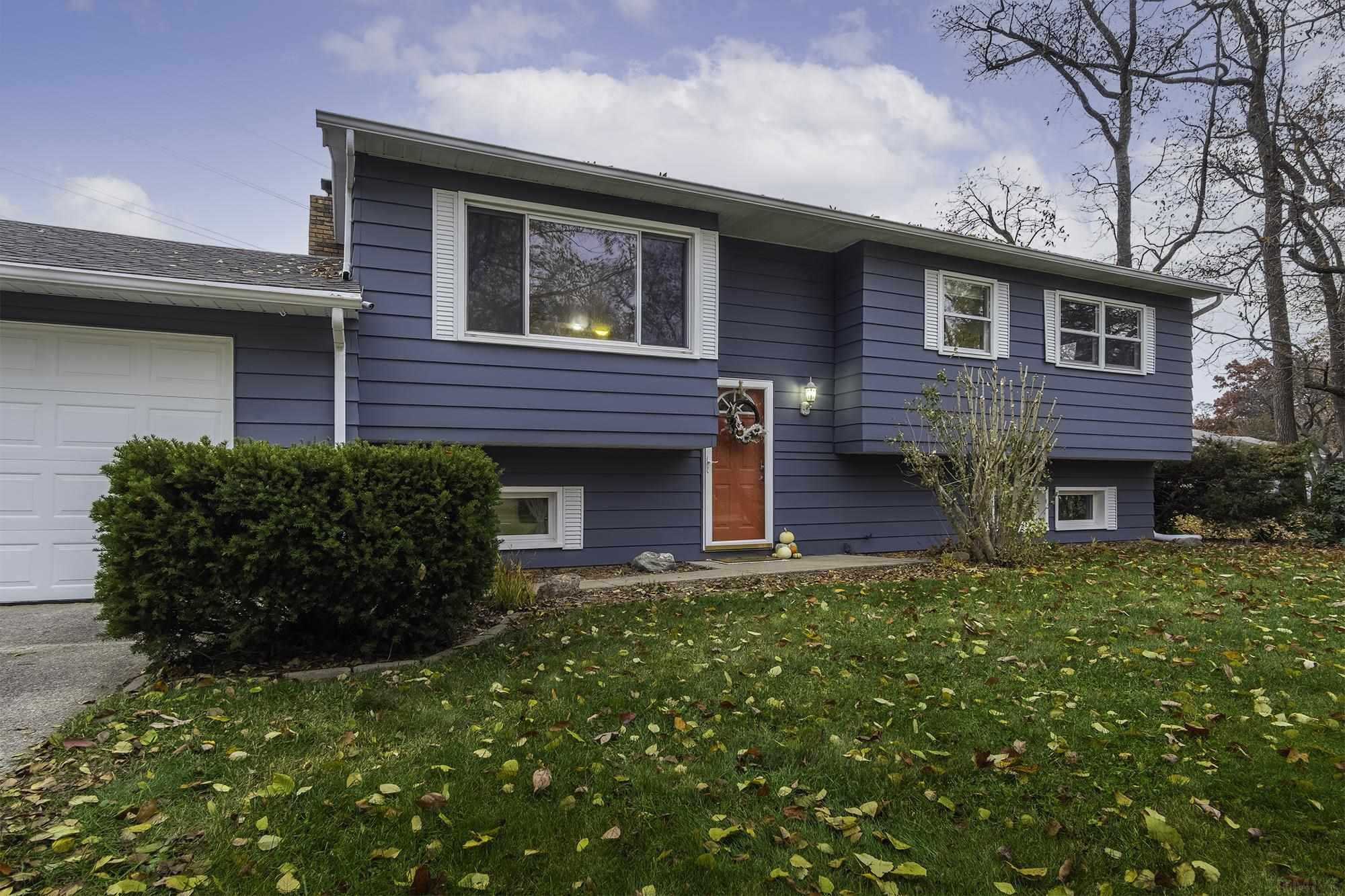 10155 Helena Drive Granger, IN 46530 - Photo 2 of 35