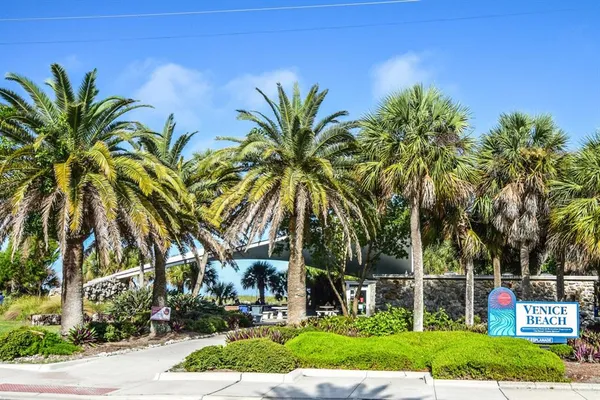 $3,200 | 940 Cooper Street, Unit 302, Venice, FL 34285