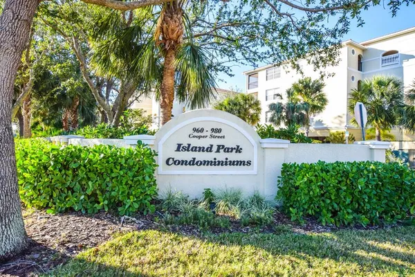 $3,200 | 940 Cooper Street, Unit 302, Venice, FL 34285