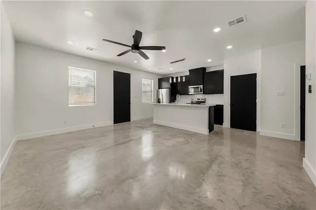 $3,395 | 201 Lynn Drive, Unit A, Bryan, TX 77801