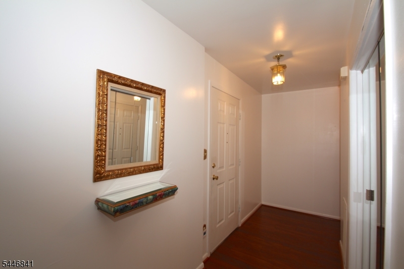 27 Gracie Road East Hanover, NJ 07936 - Photo 4 of 17