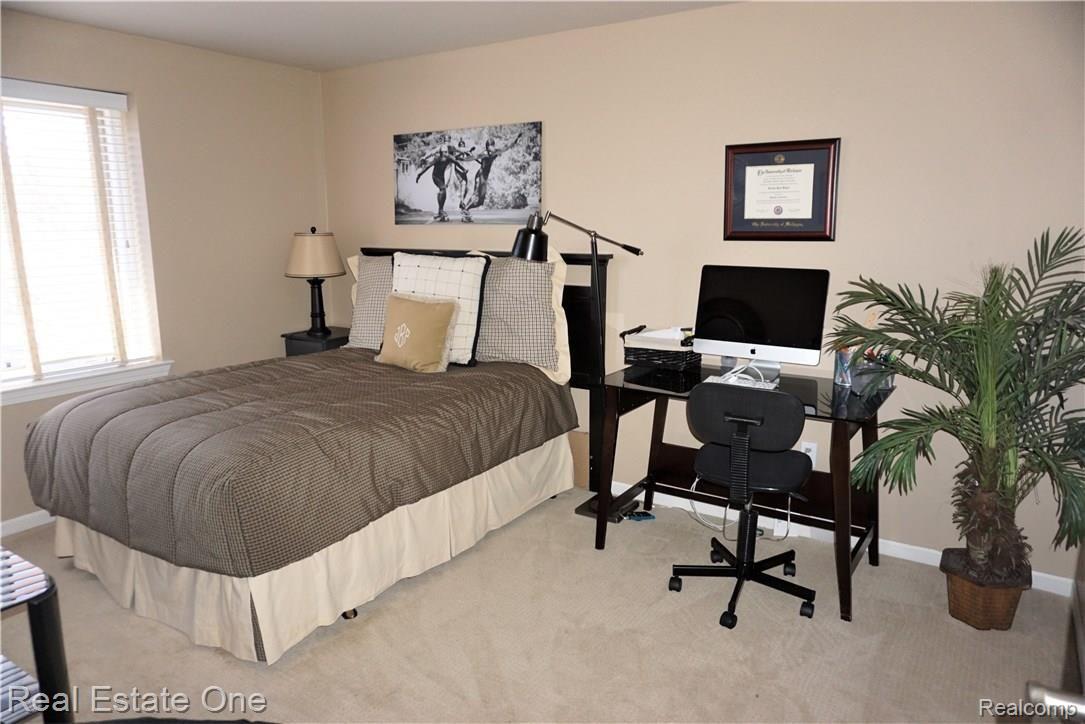 412 Streamview Court Rochester, MI 48309 - Photo 28 of 36 DSC07459 (2).JPG