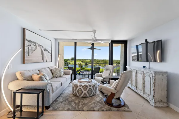 $399,000 | 336 Golfview Road, Unit 619, North Palm Beach, FL 33408