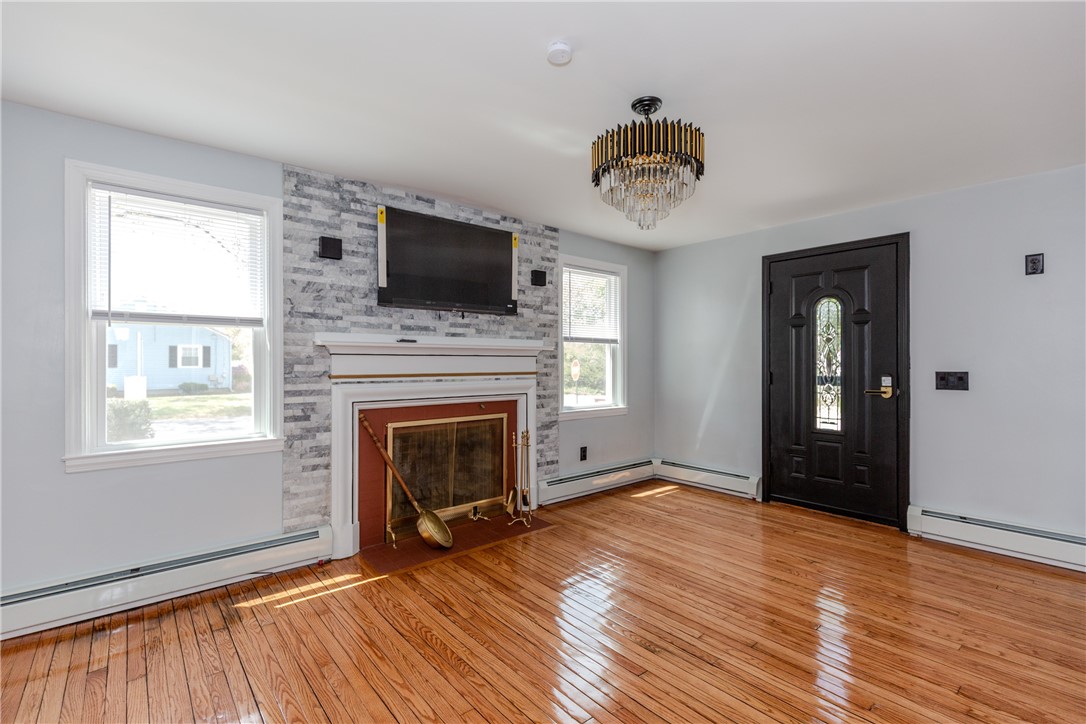 46 Freeman Street Warwick, RI 02886 - Photo 7 of 46 Gallery Image 7