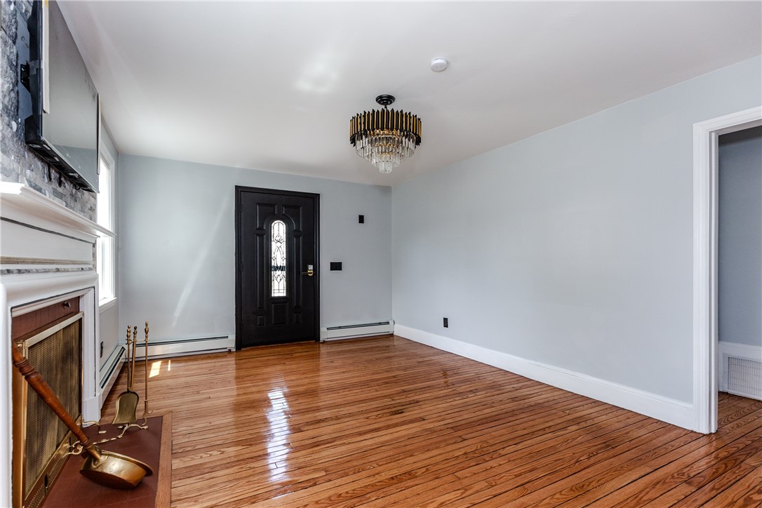 46 Freeman Street Warwick, RI 02886 - Photo 8 of 46 Gallery Image 8