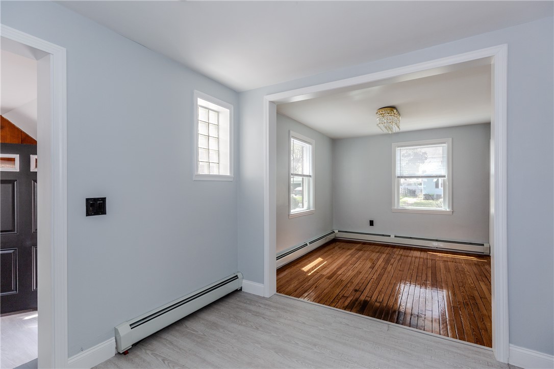 46 Freeman Street Warwick, RI 02886 - Photo 9 of 46 Gallery Image 9