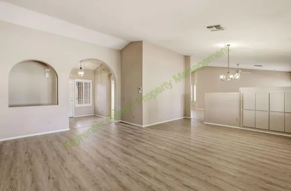 $2,900 | 432 West Champagne Drive, Chandler, AZ 85248