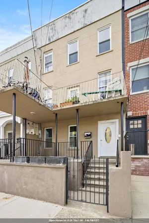 $3,275 | 173 Van Horne Street, Unit 1, Jersey City, NJ 07304