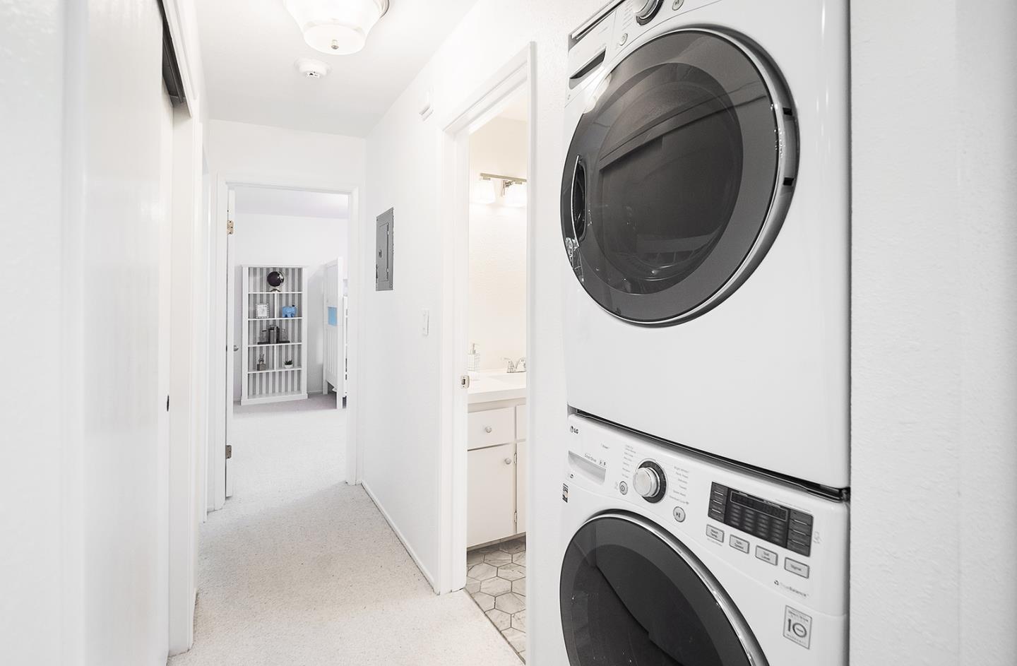264 North Whisman Road, Unit 7 Mountain View, CA 94043 - Photo 8 of 17 Gallery Image 8
