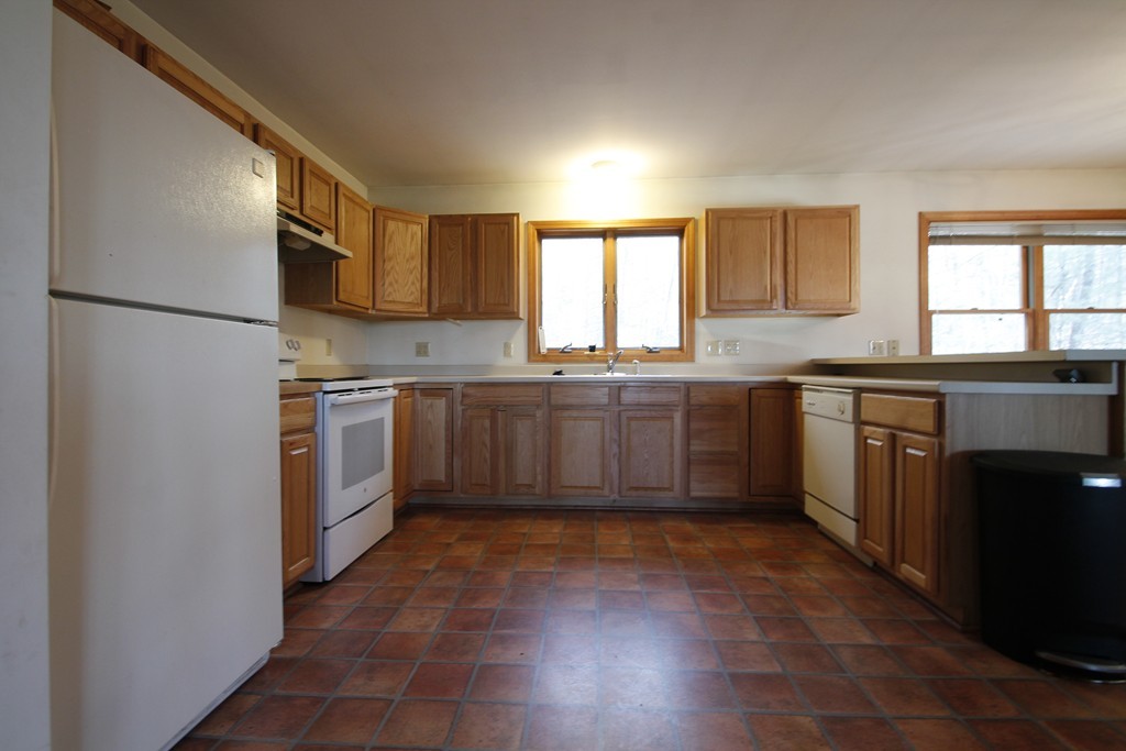 37 Long Plain Road Leverett, MA 01054 - Photo 6 of 30