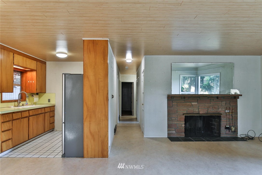 2309 Aberdeen Avenue Northeast Renton, WA 98056 - Photo 4 of 21 Gallery Image 4