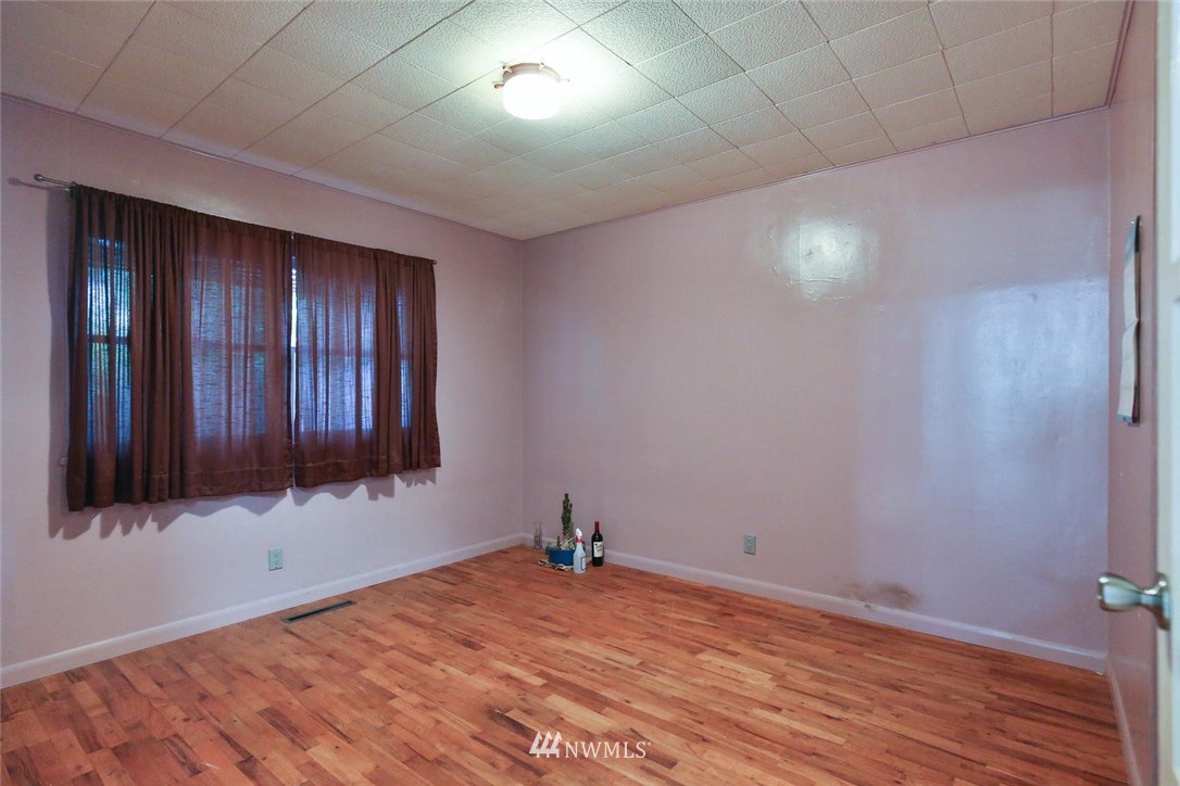 2309 Aberdeen Avenue Northeast Renton, WA 98056 - Photo 8 of 21 Gallery Image 8