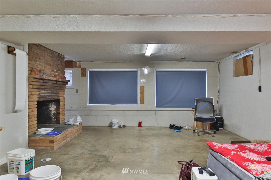 2309 Aberdeen Avenue Northeast Renton, WA 98056 - Photo 9 of 21 Gallery Image 9