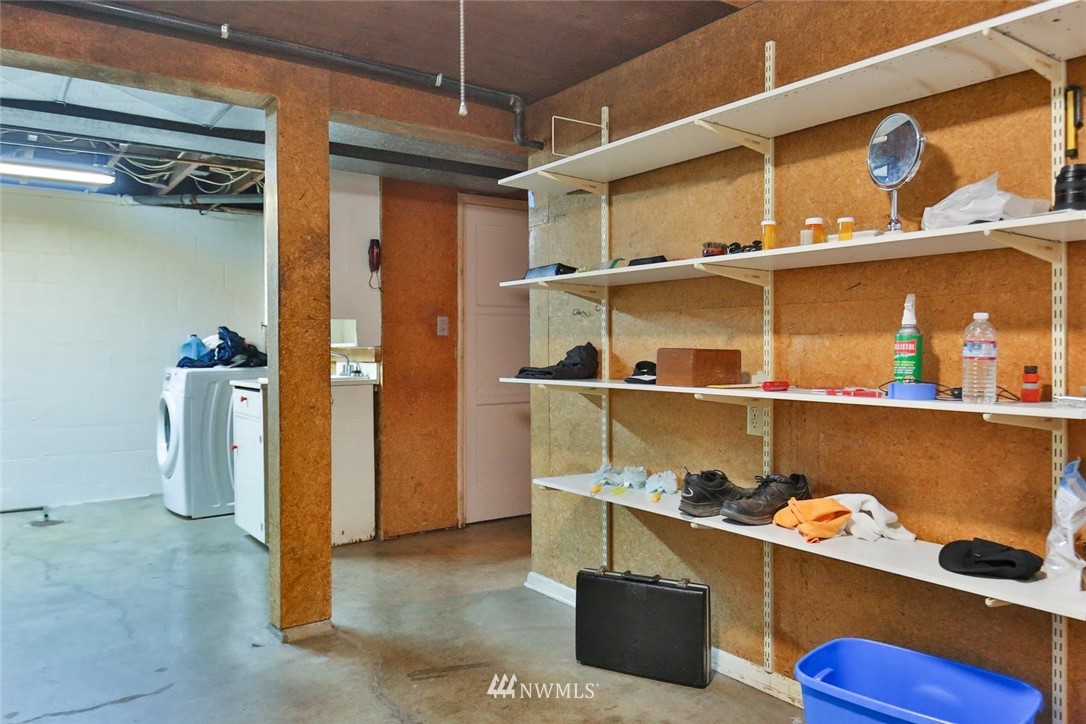 2309 Aberdeen Avenue Northeast Renton, WA 98056 - Photo 10 of 21 Gallery Image 10
