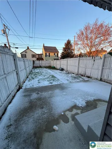 a view of a backyard space