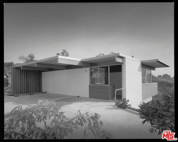 $2,595,000 | 3319 Tareco Drive, Los Angeles, CA 90068