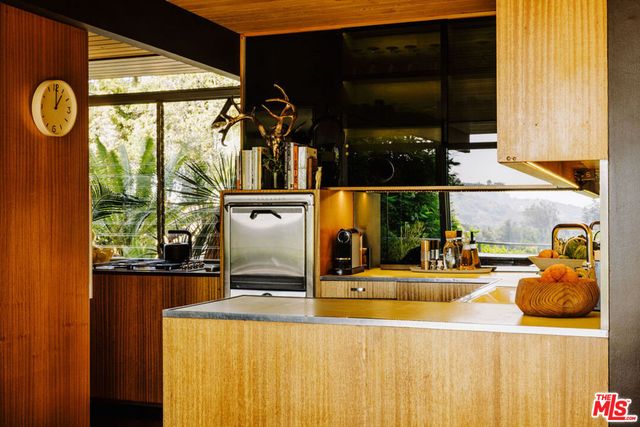 $2,595,000 | 3319 Tareco Drive, Los Angeles, CA 90068