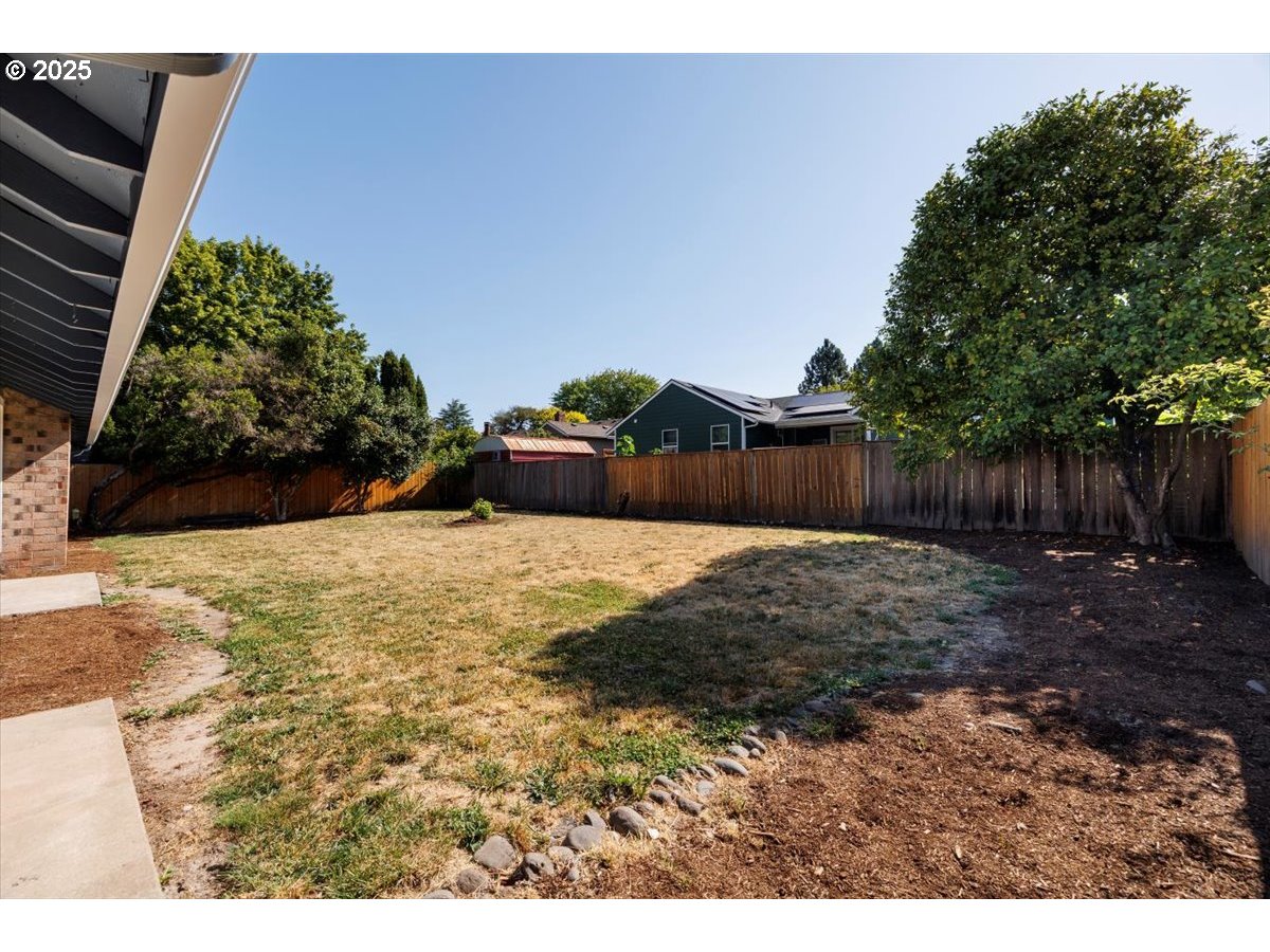 2610 Southwest 204th Avenue Beaverton, OR 97003 - Photo 29 of 37
