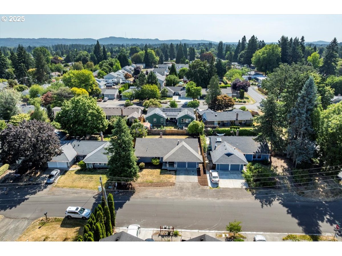 2610 Southwest 204th Avenue Beaverton, OR 97003 - Photo 32 of 37