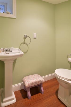 92 Banks Road Swampscott, MA 01907 - Photo 20 of 24 Gallery Image 20