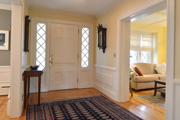 92 Banks Road Swampscott, MA 01907 - Photo 4 of 24 Gallery Image 4