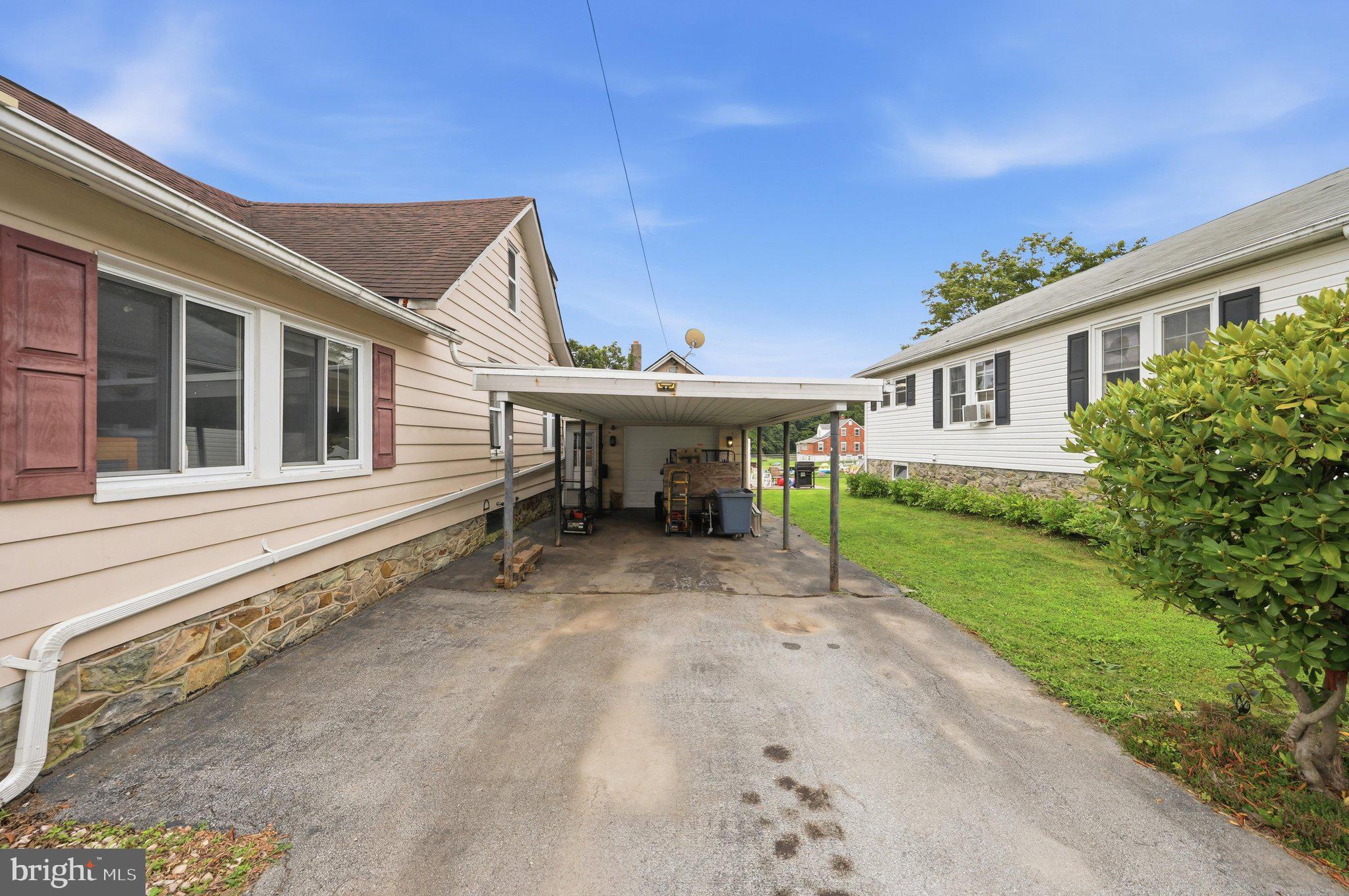 25327 Highfield Road Cascade, MD 21719 - Photo 45 of 52 Driveway & Carport