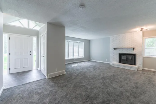 $2,999 | 11020 West River Road, Champlin, MN 55316