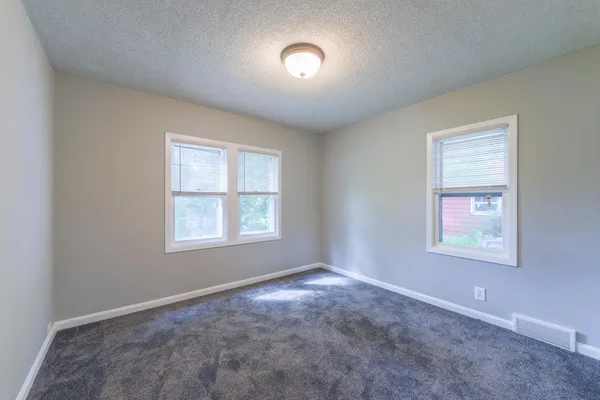 $2,999 | 11020 West River Road, Champlin, MN 55316