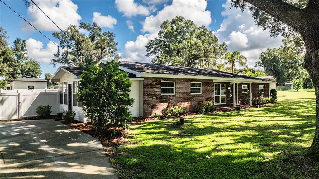 2217 Wells Road Auburndale, FL 33823 - Photo 6 of 46 Gallery Image 6