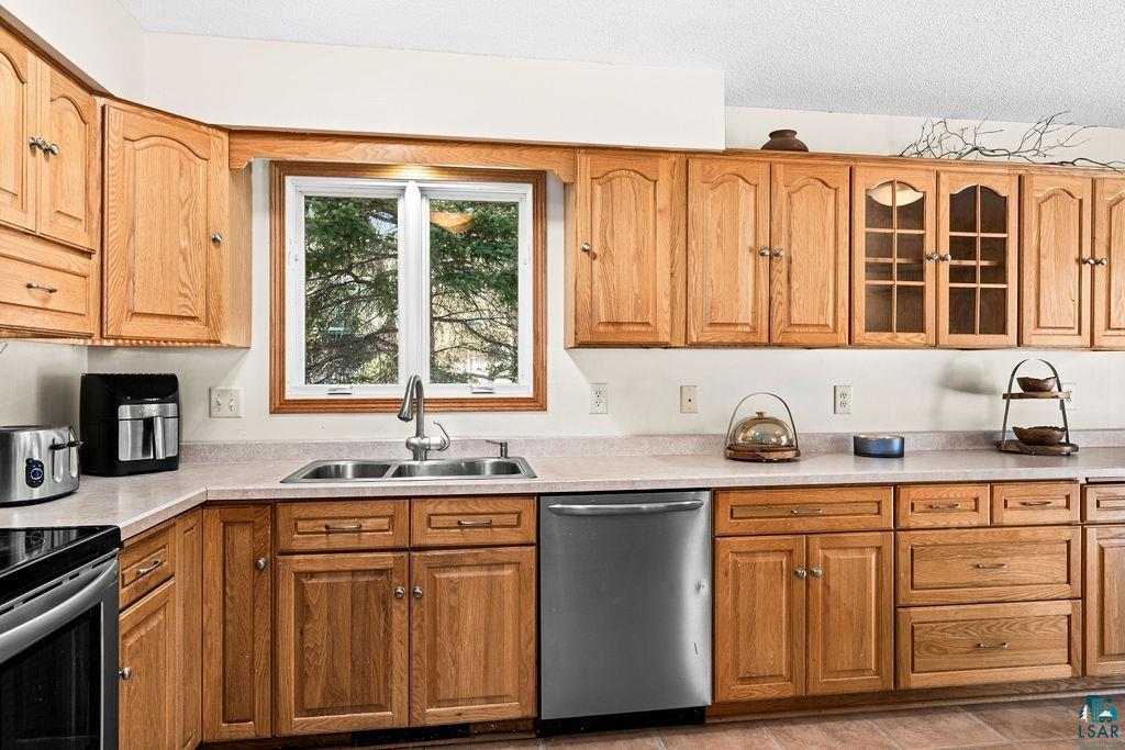 4101 Colorado Street Duluth, MN 55804 - Photo 6 of 32