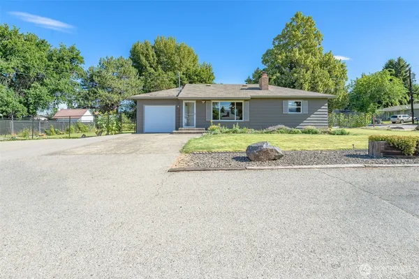 $439,500 | 1385 Tedford Street Southeast, East Wenatchee, WA 98802