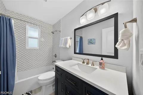 $274,900 | 1714 Bikini Court, Unit 105, Cape Coral, FL 33904